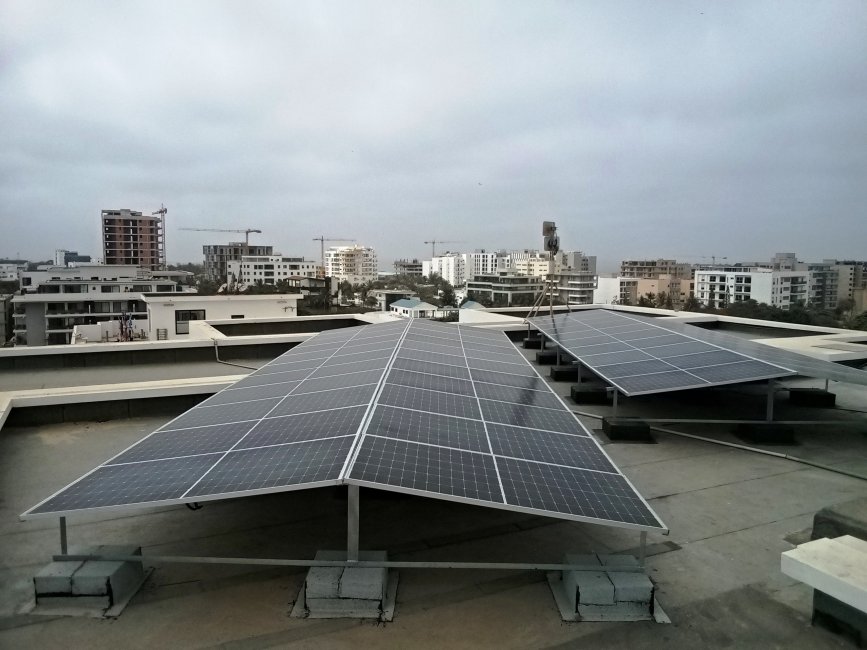 Montage de 42 panneaux à la direction Huawei 20 Kw en « zéro injection »