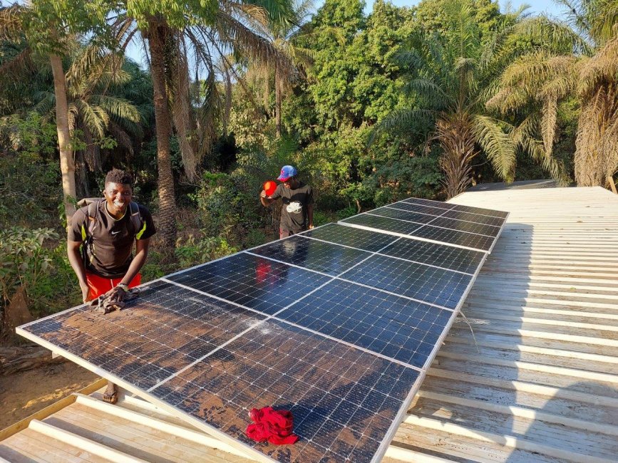 Réalisation de 12 centrales solaires en Guinée Bissau et Conakry, Gambie et Casamance pour le compte de Cégep 