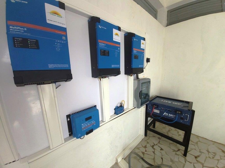 Solaire Victron Triphasé Batterie Lithium BSL