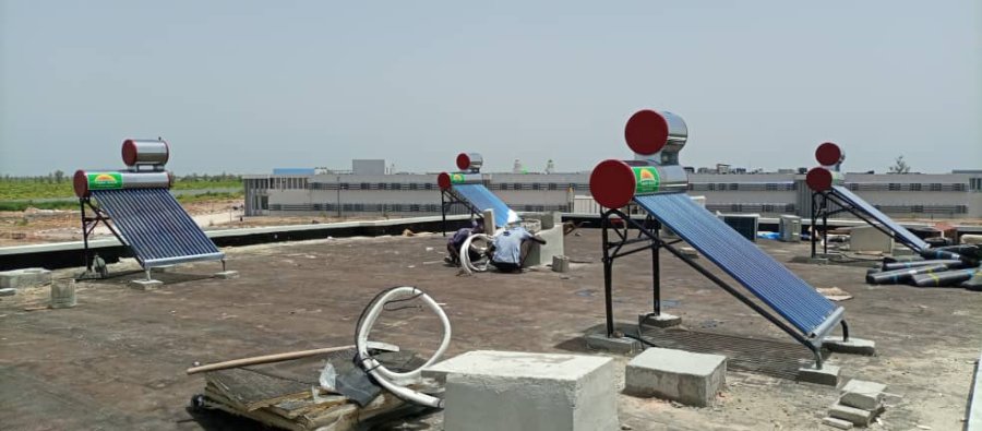 Chauffe-eau solaire hôpital de Touba