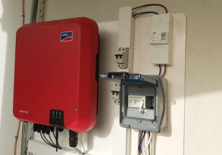 Système solaire SMA Sunny Boy 5.0 Villa particulière Yéne